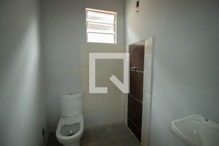 Banheiro  de casa para alugar com 1 quarto, 25m² em Saracuruna, Duque de Caxias