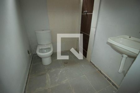 Banheiro  de casa para alugar com 1 quarto, 25m² em Saracuruna, Duque de Caxias