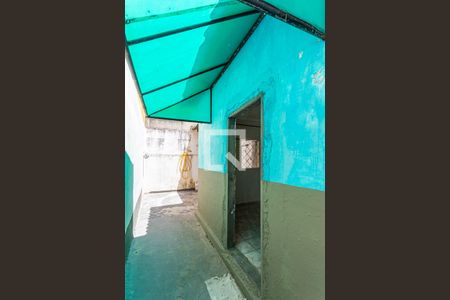 Área comum - Corredor Entrada de kitnet/studio para alugar com 1 quarto, 14m² em Vila Bela Vista, Santo André