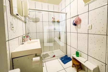 Banheiro de apartamento à venda com 1 quarto, 65m² em Morro do Espelho, São Leopoldo