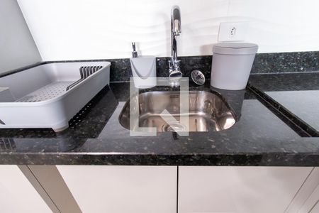 Detalhe da cozinha de kitnet/studio para alugar com 1 quarto, 40m² em Batel, Curitiba