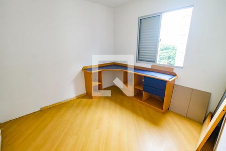 Quarto 2 de apartamento para alugar com 2 quartos, 58m² em Chácara Agrindus, Taboão da Serra