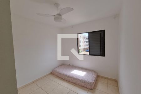 Dormitório 01 de apartamento para alugar com 2 quartos, 43m² em Subsetor Leste - 8 (l-8), Ribeirão Preto
