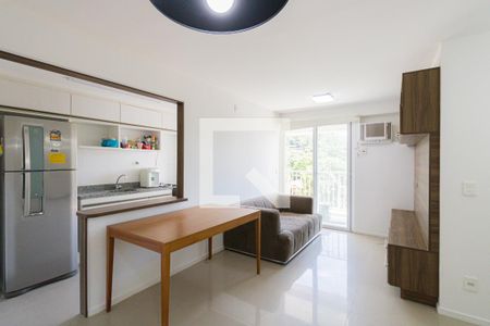 Sala de apartamento para alugar com 2 quartos, 70m² em Jacarepaguá, Rio de Janeiro