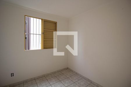 Quarto 1 de apartamento à venda com 2 quartos, 46m² em Jardim Redil, São Paulo