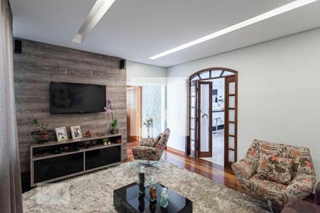 Casa à venda com 5 quartos, 523m² em Nova Floresta, Belo Horizonte