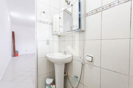 Banheiro Suite 1 de casa para alugar com 1 quarto, 50m² em Vila Santo Estefano, São Paulo