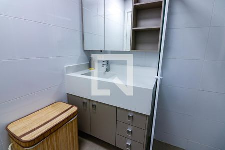 Banheiro  de kitnet/studio para alugar com 1 quarto, 46m² em Santo Amaro, São Paulo