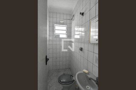 Banheiro de casa para alugar com 1 quarto, 45m² em Chácara Mafalda, São Paulo
