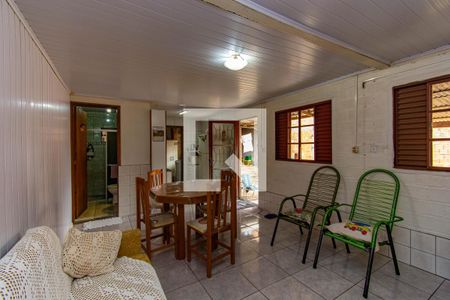 Sala de casa à venda com 2 quartos, 177m² em Guajuviras, Canoas