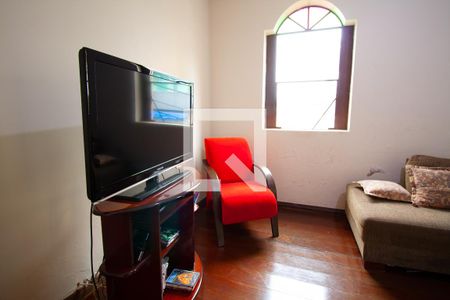 Casa para alugar com 5 quartos, 360m² em Cachoeirinha, Belo Horizonte