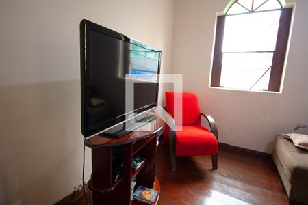 Casa para alugar com 5 quartos, 360m² em Cachoeirinha, Belo Horizonte