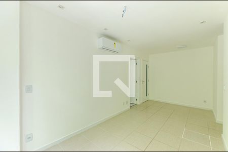 Sala de apartamento para alugar com 2 quartos, 80m² em Badu, Niterói