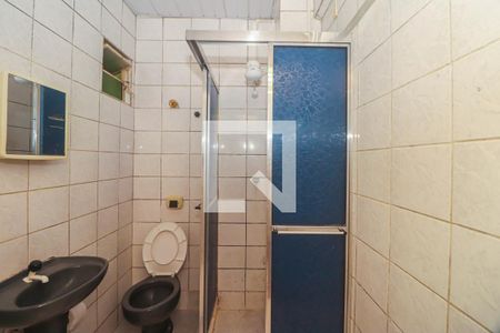 Banheiro de apartamento para alugar com 1 quarto, 29m² em Floresta, Porto Alegre