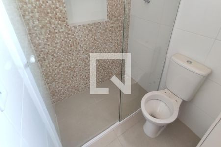 Banheiro  de apartamento para alugar com 1 quarto, 40m² em Vila Paulo Silas, São Paulo