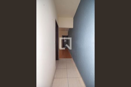 Corredor de casa para alugar com 2 quartos, 60m² em Vila Cavaton, São Paulo