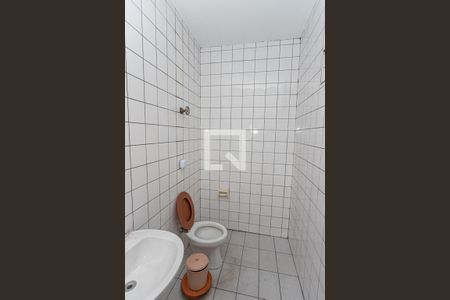 Casa para alugar com 600m², 4 quartos e 15 vagas Casa para alugar com 600m², 4 quartos e 15 vagasBanheiro garagem