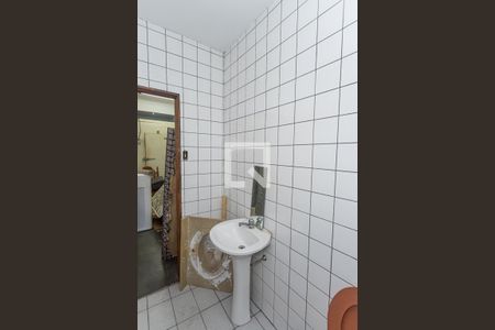 Casa para alugar com 600m², 4 quartos e 15 vagas Casa para alugar com 600m², 4 quartos e 15 vagasBanheiro garagem