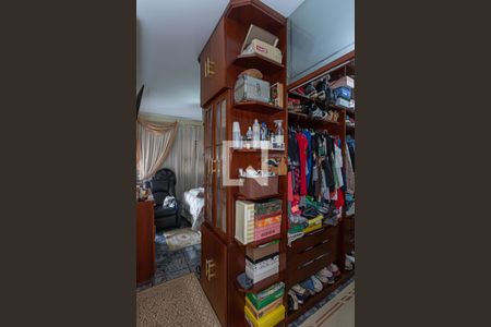 Casa para alugar com 600m², 4 quartos e 15 vagas Casa para alugar com 600m², 4 quartos e 15 vagasCloset suite 1