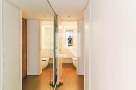 Corredor Entrada de apartamento para alugar com 2 quartos, 106m² em Jardim Arpoador, São Paulo