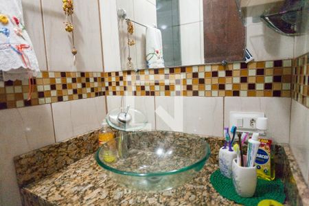 Casa à venda com 440m², 5 quartos e 4 vagas Casa à venda com 440m², 5 quartos e 4 vagasBanheiro