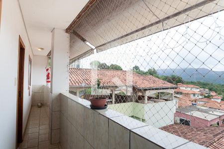 Casa à venda com 440m², 5 quartos e 4 vagas Casa à venda com 440m², 5 quartos e 4 vagasvaranda