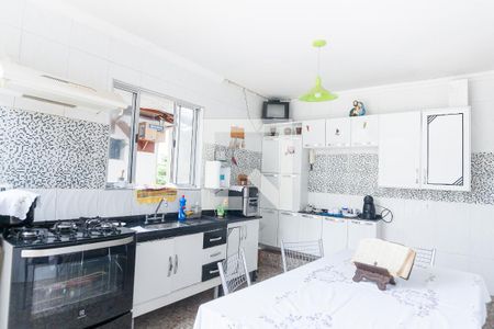 Casa à venda com 440m², 5 quartos e 4 vagas Casa à venda com 440m², 5 quartos e 4 vagasCozinha