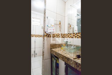 Casa à venda com 440m², 5 quartos e 4 vagas Casa à venda com 440m², 5 quartos e 4 vagasBanheiro