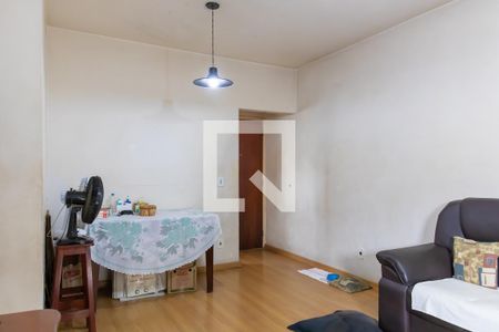 Apartamento à venda com 74m², 2 quartos e 1 vagaSala