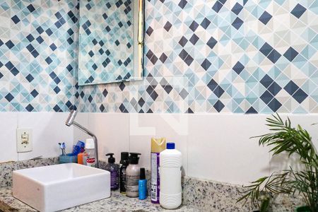 Banheiro de apartamento para alugar com 2 quartos, 48m² em Vila Siqueira (zona Norte), São Paulo