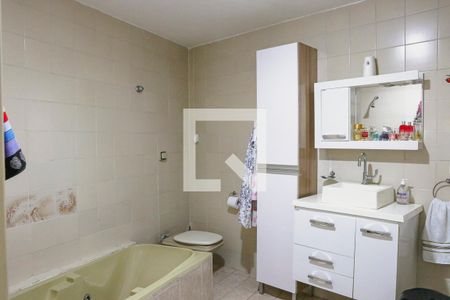 Suíte banheiro  de casa à venda com 3 quartos, 150m² em Parque Edu Chaves, São Paulo