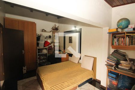 Casa à venda com 254m², 4 quartos e 5 vagas Casa à venda com 254m², 4 quartos e 5 vagasQuarto 2