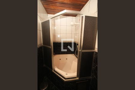 Casa à venda com 254m², 4 quartos e 5 vagas Casa à venda com 254m², 4 quartos e 5 vagasBanheiro 2