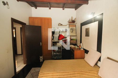 Casa à venda com 254m², 4 quartos e 5 vagas Casa à venda com 254m², 4 quartos e 5 vagasQuarto 2