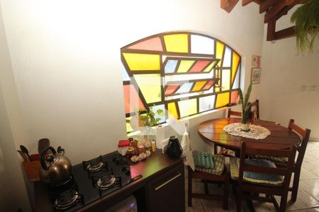 Casa à venda com 254m², 4 quartos e 5 vagas Casa à venda com 254m², 4 quartos e 5 vagasCozinha 1