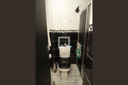 Casa à venda com 254m², 4 quartos e 5 vagas Casa à venda com 254m², 4 quartos e 5 vagasBanheiro 1