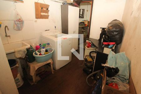 Casa à venda com 254m², 4 quartos e 5 vagas Casa à venda com 254m², 4 quartos e 5 vagasÁrea de Serviço