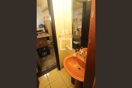 Casa à venda com 254m², 4 quartos e 5 vagas Casa à venda com 254m², 4 quartos e 5 vagasLavabo