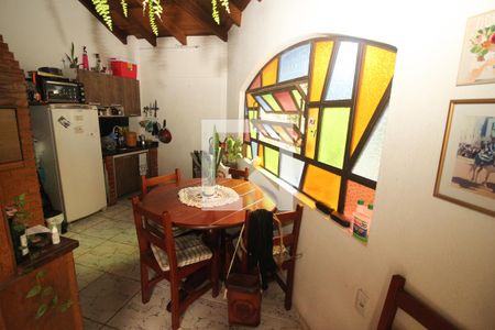 Casa à venda com 254m², 4 quartos e 5 vagas Casa à venda com 254m², 4 quartos e 5 vagasCozinha 1