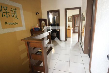 Casa à venda com 254m², 4 quartos e 5 vagas Casa à venda com 254m², 4 quartos e 5 vagasHall