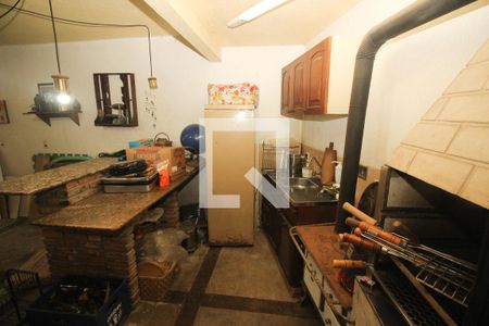 Casa à venda com 254m², 4 quartos e 5 vagas Casa à venda com 254m², 4 quartos e 5 vagasvaranda