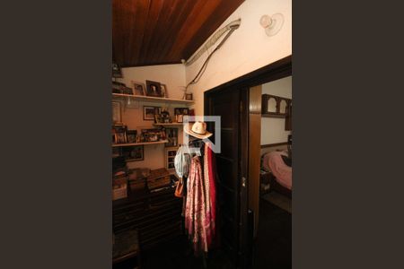 Casa à venda com 254m², 4 quartos e 5 vagas Casa à venda com 254m², 4 quartos e 5 vagasCloset da suíte