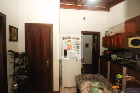 Casa à venda com 254m², 4 quartos e 5 vagas Casa à venda com 254m², 4 quartos e 5 vagasCozinha 2