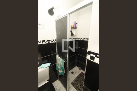 Casa à venda com 254m², 4 quartos e 5 vagas Casa à venda com 254m², 4 quartos e 5 vagasBanheiro 1