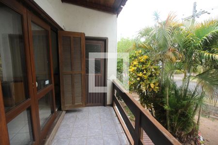 Casa à venda com 254m², 4 quartos e 5 vagas Casa à venda com 254m², 4 quartos e 5 vagasSacada do Quarto 3