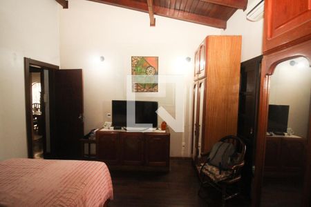 Casa à venda com 254m², 4 quartos e 5 vagas Casa à venda com 254m², 4 quartos e 5 vagasQuarto Suíte