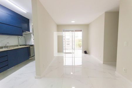 Sala  de apartamento à venda com 3 quartos, 82m² em Vila Isa, São Paulo