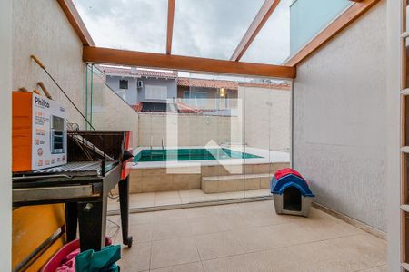 Quintal de casa à venda com 3 quartos, 210m² em Aberta dos Morros, Porto Alegre