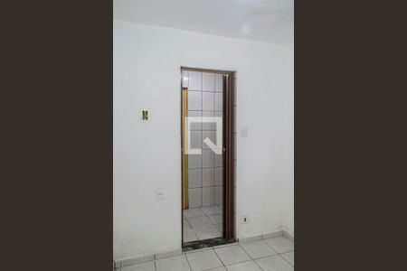 Quarto 2 de casa para alugar com 2 quartos, 50m² em Água Fria, São Paulo