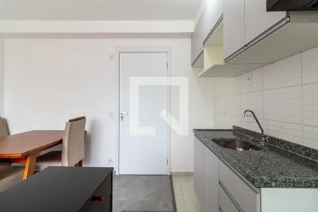 Sala e cozinha de apartamento para alugar com 2 quartos, 37m² em Vila Sao Joao, Guarulhos